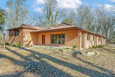 Fort Loudoun Lake Home Sale Pending in Knoxville Tennessee