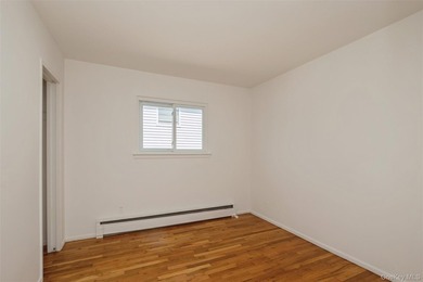Welcome to this well-maintained three bedroom, one- and one-half - photo 10