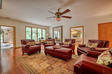 Expansive and beautifully refined 3,857 sq. ft. ranch in Maple - photo 6