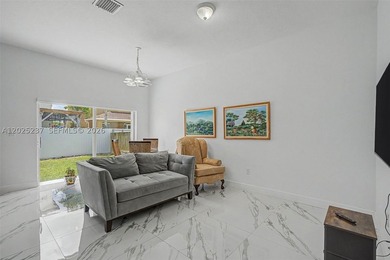 Fantastic, light and bright, 4-bedroom 3 bath, 2 story home - photo 8