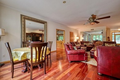 Expansive and beautifully refined 3,857 sq. ft. ranch in Maple - photo 8