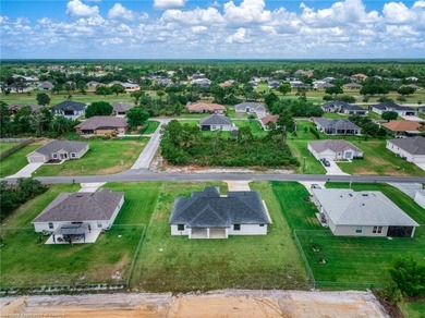 Welcome to this modern 3 bed, 2 bath home,2 car garage with - photo 5