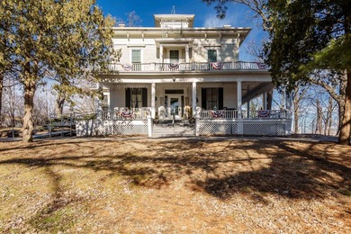 A truly rare opportunity to own an iconic Italianate estate - photo 1