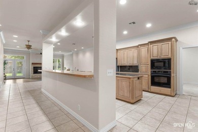 Bridge Creek corner lot with side-entry garage. Open kitchen - photo 12
