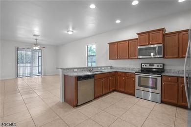 Welcome to your piece of paradise in highly desirable Southwest - photo 4