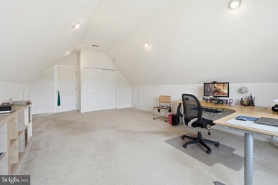 Welcome to this highly sought after Waterford model in the award - photo 35