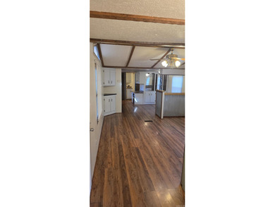 Well maintained mobile home on 2 lots in Fairfield Bay. 2/bed - photo 2