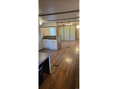 Well maintained mobile home on 2 lots in Fairfield Bay. 2/bed - photo 3