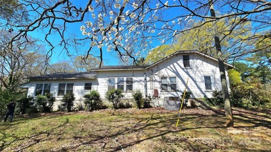 Lake Lee Home For Sale in Monroe North Carolina