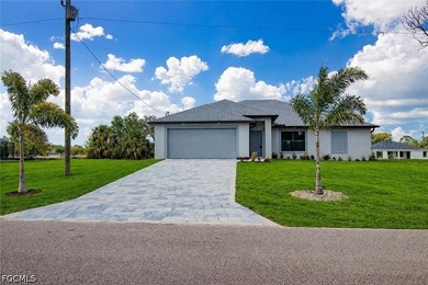 This is a MUST SEE! BRAND NEW WATERFRONT HOME WITH 4 BEDROOMS, 2 - photo 1