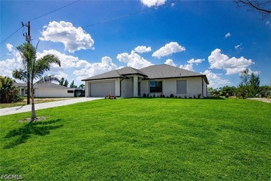 This is a MUST SEE! BRAND NEW WATERFRONT HOME WITH 4 BEDROOMS, 2 - photo 3