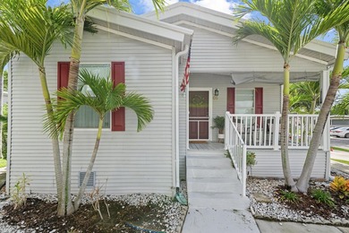 Welcome to this charming 3-bedroom, 2-bathroom waterfront home - photo 4