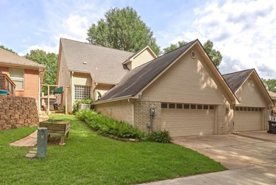 This beautiful maintained 2-bedrom, 2.5 bath home with a 2-car - photo 24