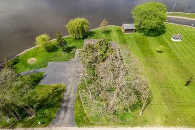 Riverfront Living Starts Here! Enjoy 337 ft of Rock River - photo 3