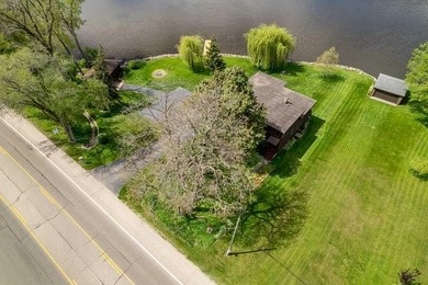Riverfront Living Starts Here! Enjoy 337 ft of Rock River - photo 4