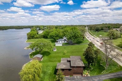 Riverfront Living Starts Here! Enjoy 337 ft of Rock River - photo 8
