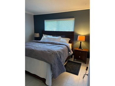 Beautiful 1-bedroom, 1-bathroom unit on first floor, located in - photo 8