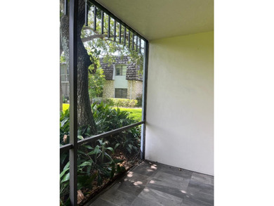 Beautiful 1-bedroom, 1-bathroom unit on first floor, located in - photo 9
