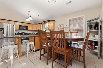 Lakefront living on Lake Cumberland with room for everyone and - photo 12