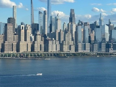 TASTEFULLY RE-DESIGNED ONE BEDRM ONE BATH D-LUXE,W SOLARIUM