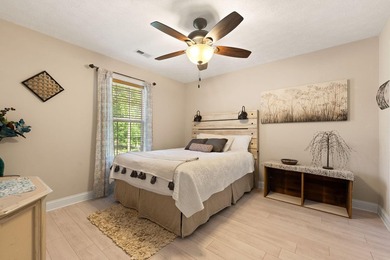 Lakefront living on Lake Cumberland with room for everyone and - photo 14