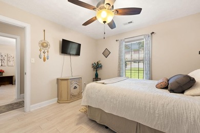 Lakefront living on Lake Cumberland with room for everyone and - photo 15