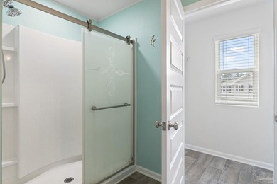 Stylish Five-Bedroom, Three-Bath Beauty where Creative Charm - photo 22