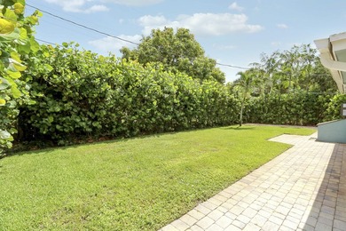 Completely remodeled 3-bedroom, 2-bath home in North Palm Beach! - photo 37