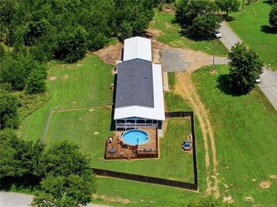 VA-approved and just 2 miles from Lake Tenkiller! This spacious - photo 6