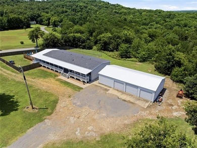 VA-approved and just 2 miles from Lake Tenkiller! This spacious - photo 7