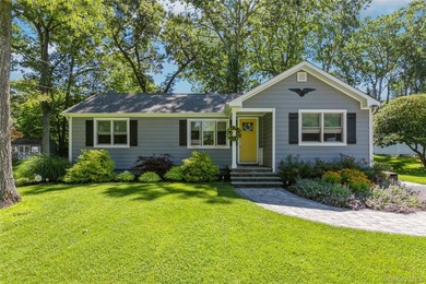 Impeccably maintained and completely updated, this pristine - photo 1