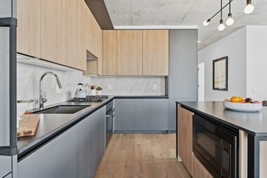 Stunning City and River Views - Experience sophisticated urban