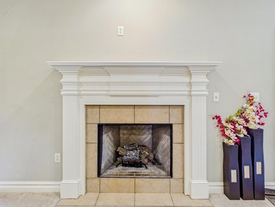Beautiful brick 3-bedroom, 2-bath home featuring a spacious - photo 15