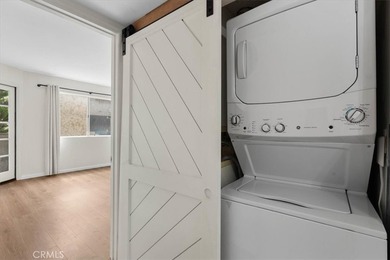 Welcome to effortless downtown living in this beautifully - photo 18