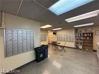 Welcome to this spacious, updated move-in-ready one-bedroom - photo 18