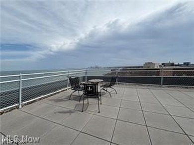Welcome to this spacious, updated move-in-ready one-bedroom - photo 19