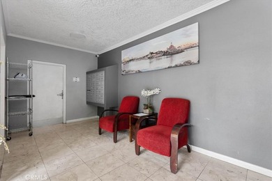 Welcome to effortless downtown living in this beautifully - photo 23