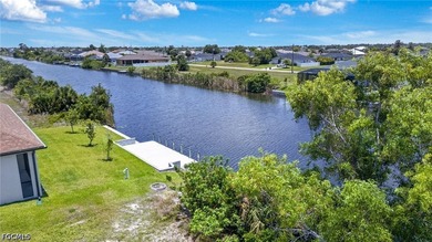 Rare oversized freshwater canal lot situated on a cul-de-sac in - photo 5