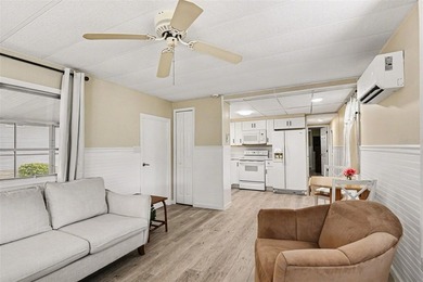 Welcome to 20 Holland Dr. in very desirable Windmill Village! - photo 3