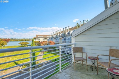 Lake Condo For Sale in Portland, Oregon