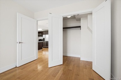 Welcome to this spacious and beautifully maintained 1-bedroom - photo 21