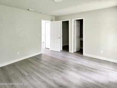 Unlock a prime investment or owner-occupant opportunity at 7811 - photo 22