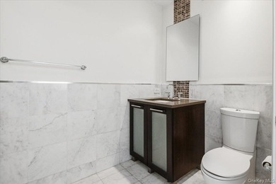 Welcome to this spacious and beautifully maintained 1-bedroom - photo 23