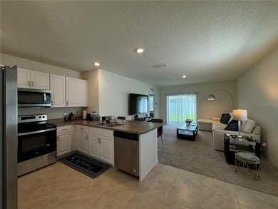 *Beautiful Location* Modern Comfort, Security, & Resort-Style - photo 7