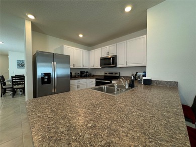 *Beautiful Location* Modern Comfort, Security, & Resort-Style - photo 8