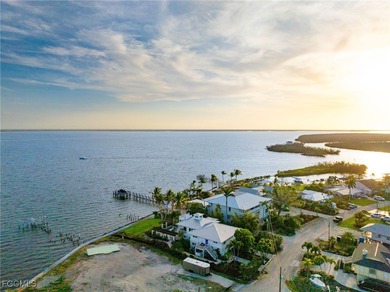 With unobstructed views of the bay, perfectly framed by the - photo 40