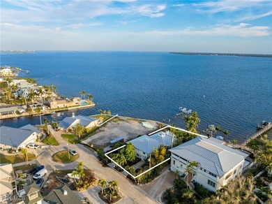 With unobstructed views of the bay, perfectly framed by the - photo 44