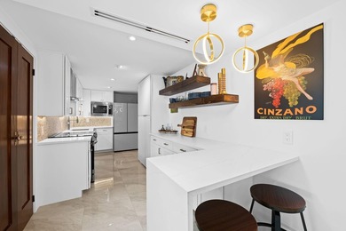 Refined 2-Bedroom, 2-Bath Residence In Prestigious Park Tower - photo 5