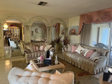 Spacious well maintained 3 bedroom, 2 bathroom single family - photo 5