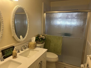 Spacious well maintained 3 bedroom, 2 bathroom single family - photo 10